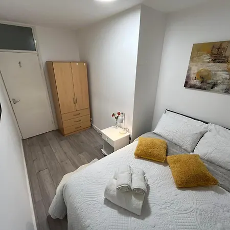 City Charm: Spacious 3-Bed With Garden Oasis London Exterior photo