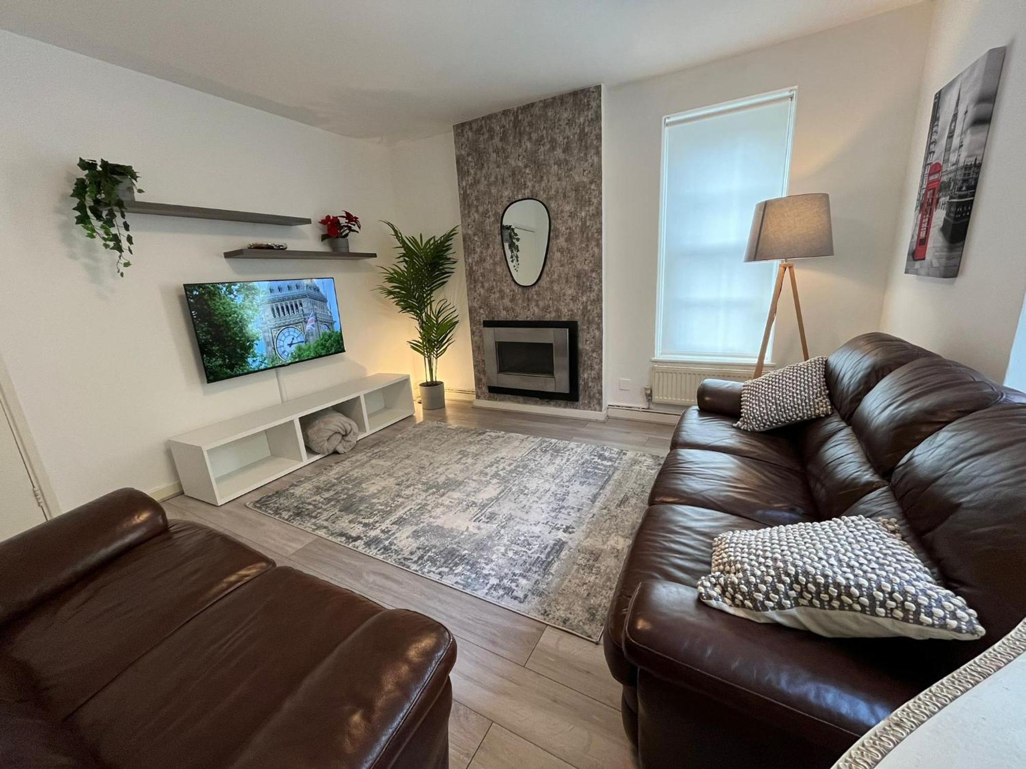 Charm: Spacious 3-bed With Garden Oasis Apartment London